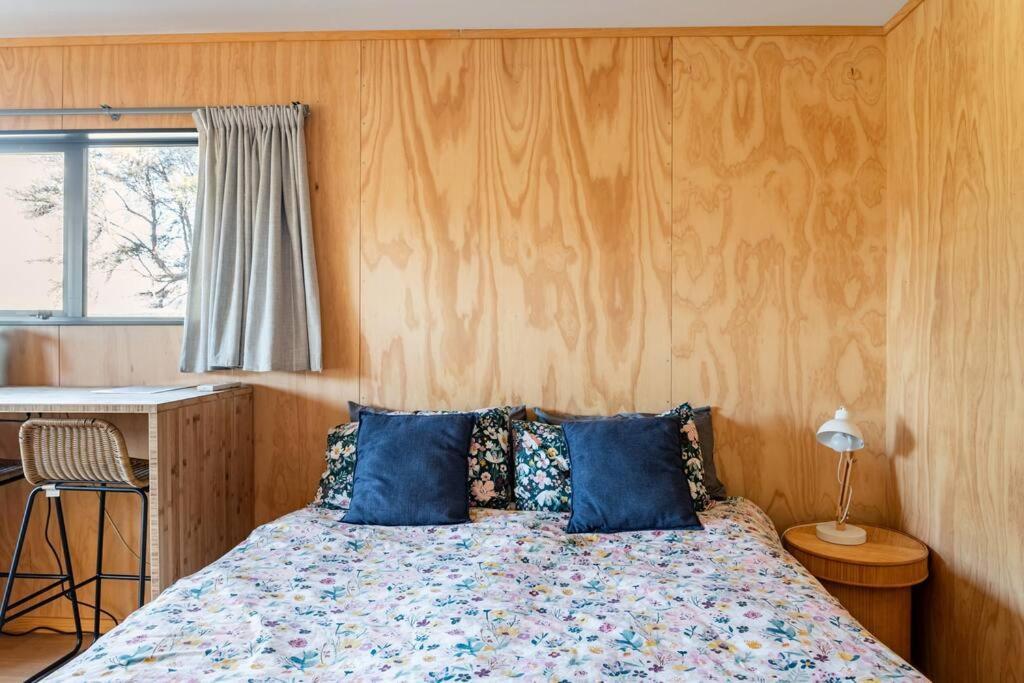 Cosy Studio With Mountain Views Apartment Wanaka Ngoại thất bức ảnh