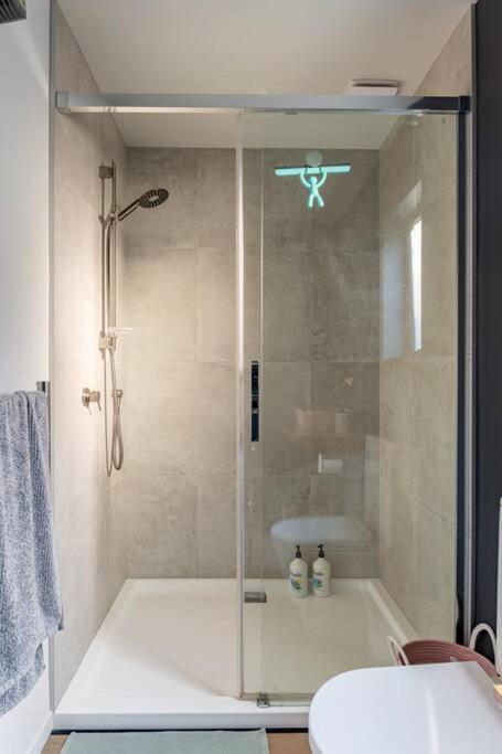 Cosy Studio With Mountain Views Apartment Wanaka Ngoại thất bức ảnh