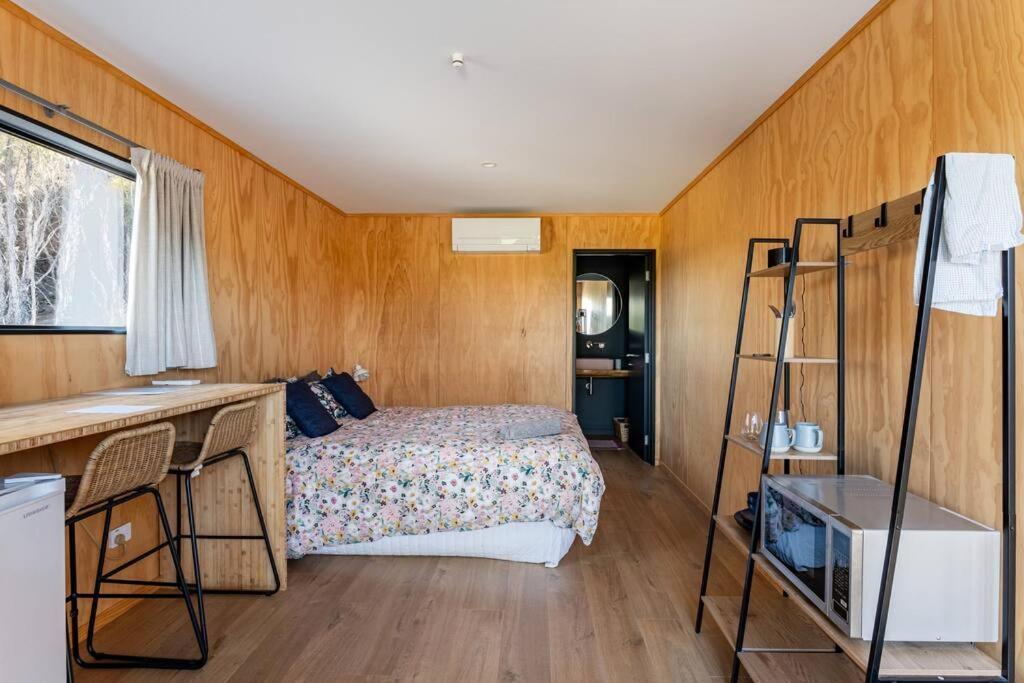 Cosy Studio With Mountain Views Apartment Wanaka Ngoại thất bức ảnh